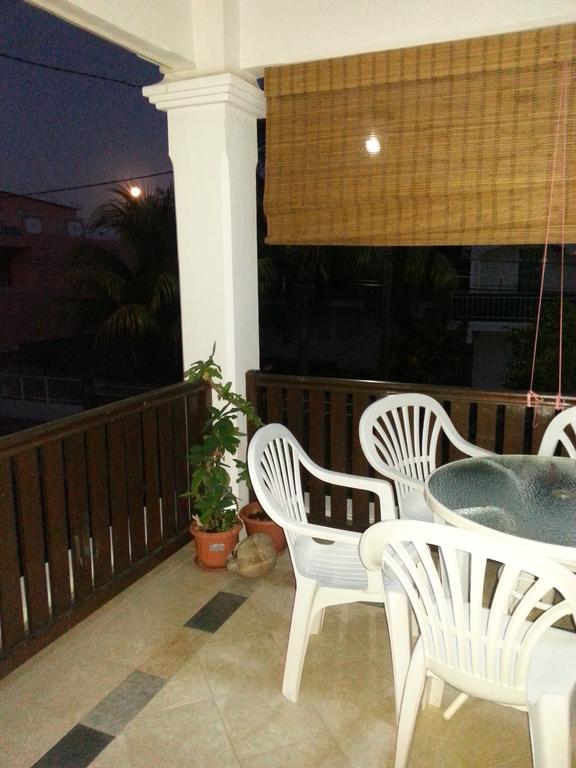 Krishangel Beach Apartment Flic en Flac Экстерьер фото