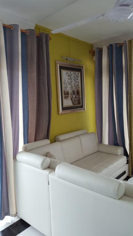 Krishangel Beach Apartment Flic en Flac Экстерьер фото