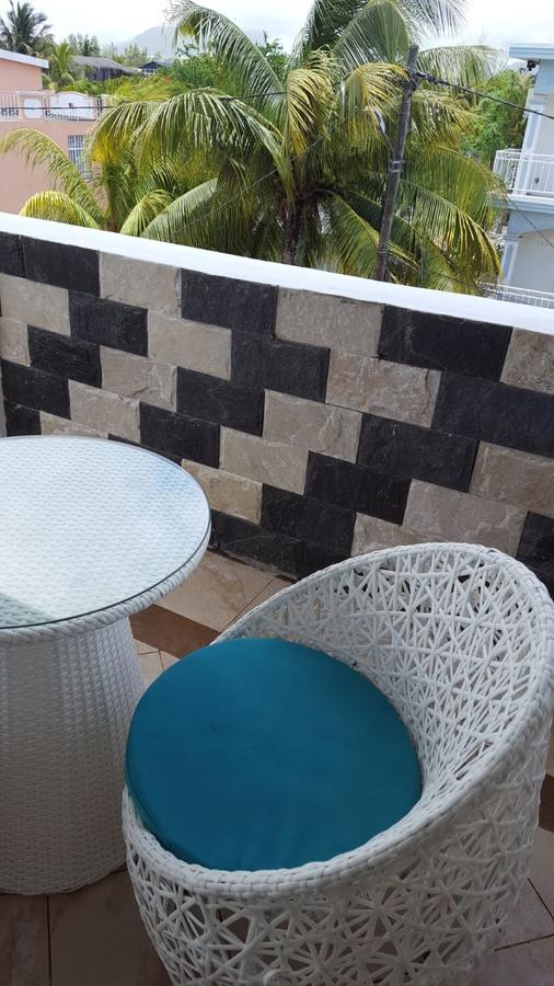 Krishangel Beach Apartment Flic en Flac Экстерьер фото