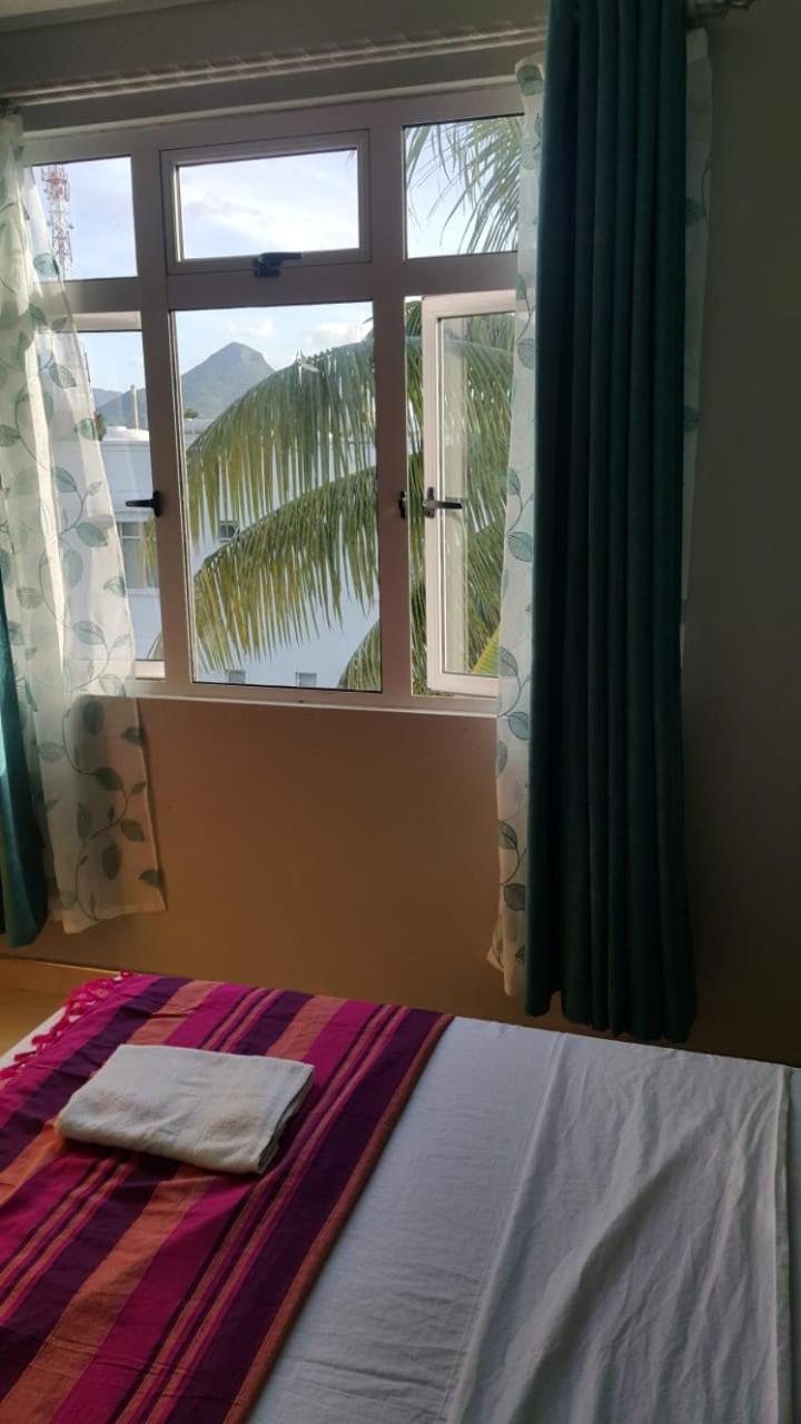Krishangel Beach Apartment Flic en Flac Экстерьер фото