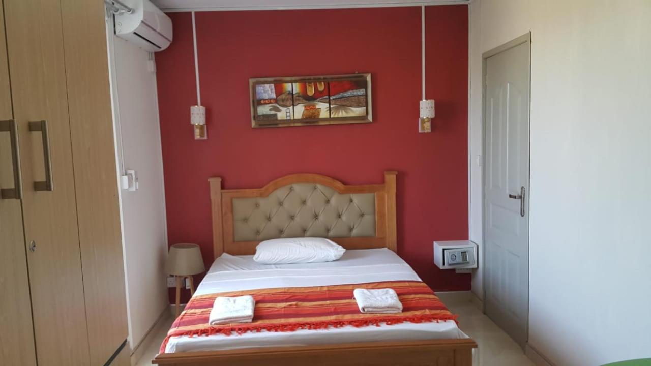 Krishangel Beach Apartment Flic en Flac Экстерьер фото