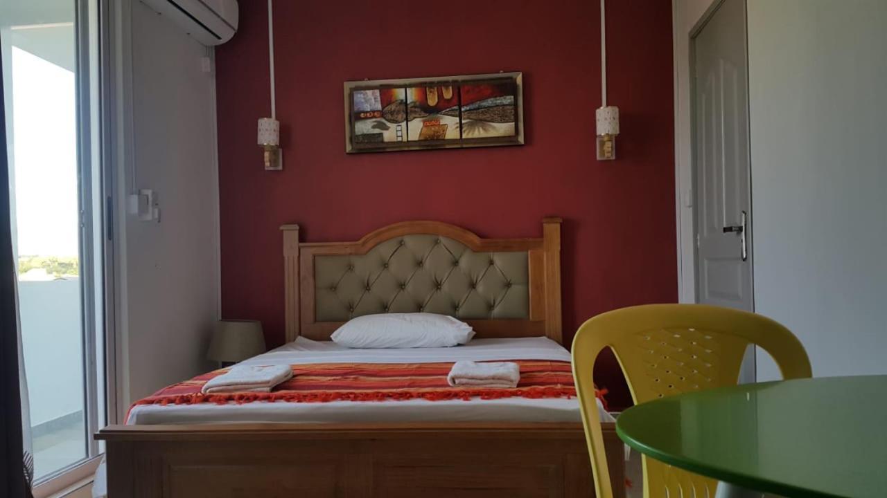 Krishangel Beach Apartment Flic en Flac Экстерьер фото
