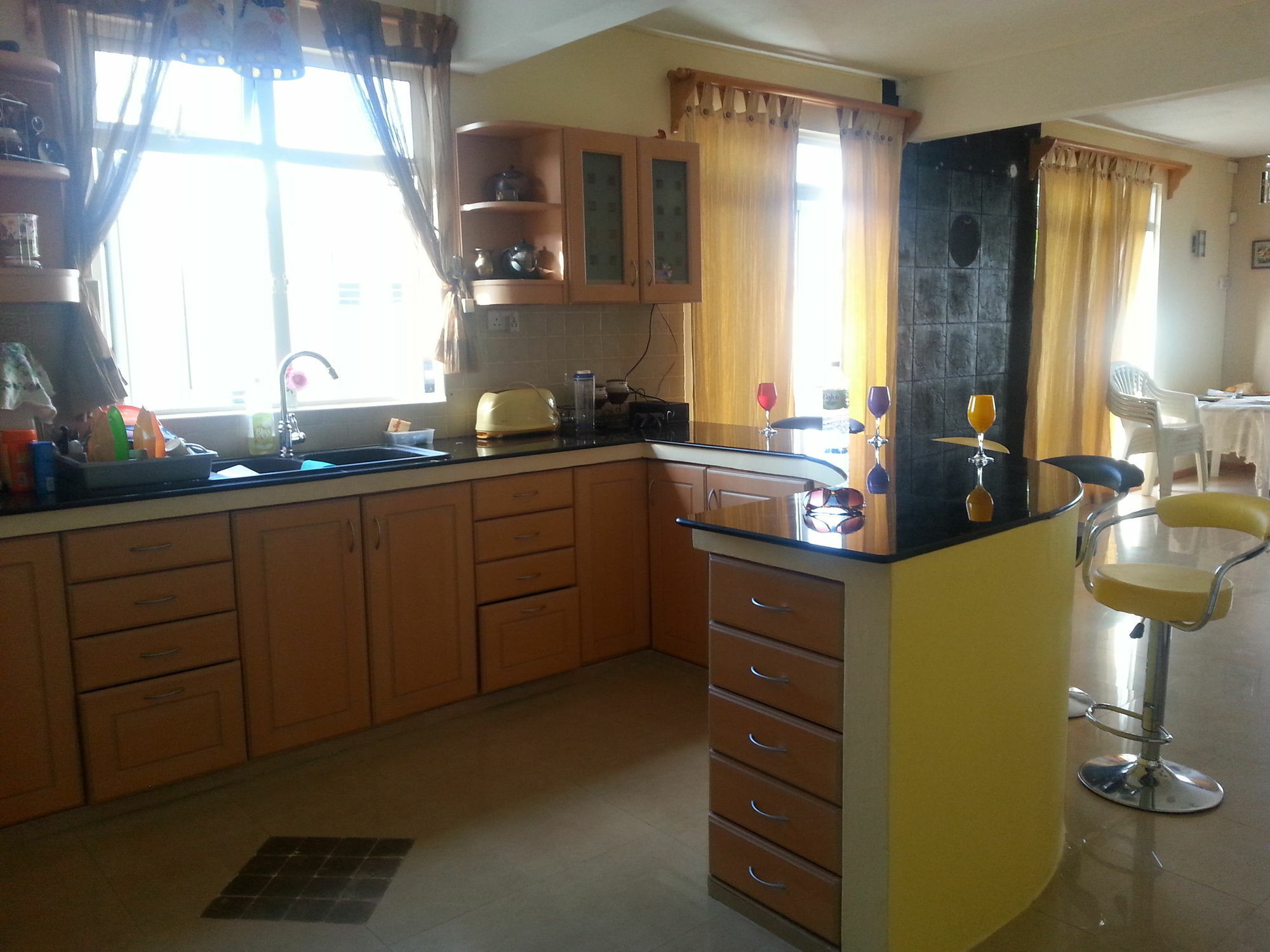 Krishangel Beach Apartment Flic en Flac Экстерьер фото