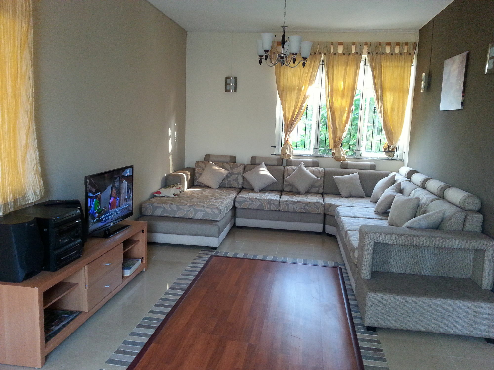 Krishangel Beach Apartment Flic en Flac Экстерьер фото